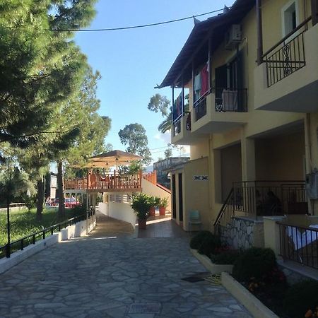 Michalis Place Apartments Vasilikí Extérieur photo