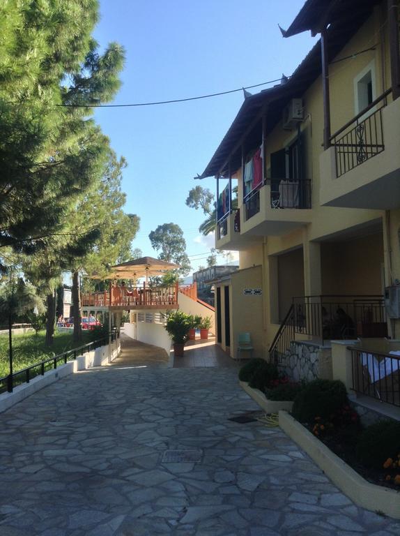 Michalis Place Apartments Vasilikí Extérieur photo